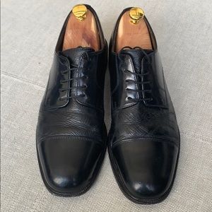 Interview worthy captoe for budget minded